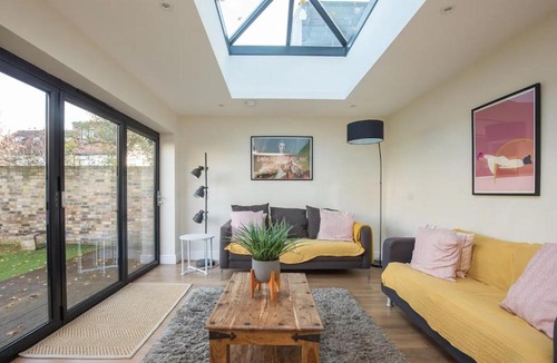 Windsor House | Charming Victorian House w Parking River Walks - Pass the Keys