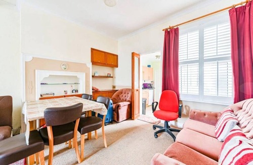 Alperton House | Charming Wembley Hideaway