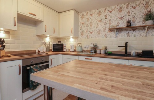 Langcliffe Cottage | Charming Willow Wood Retreat in Settle