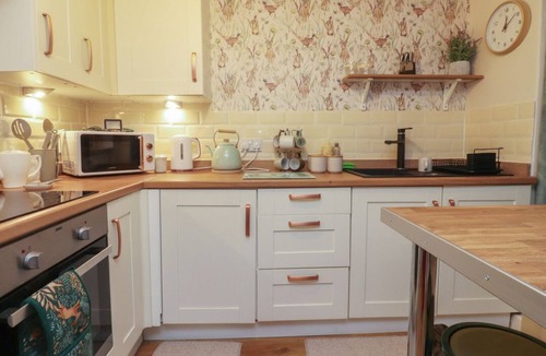Langcliffe Cottage | Charming Willow Wood Retreat in Settle
