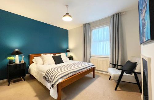 Windsor City Centre House | CHARMING WINDSOR COTTAGE, INCREDIBLE Location, Castle Doorstep