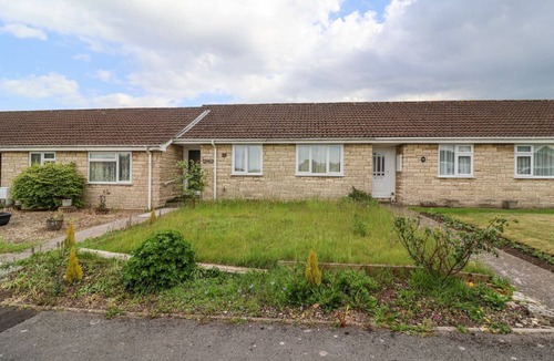 Timsbury House | Charming Zadena in Timsbury