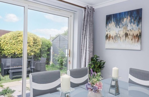 Timsbury House | Charming Zadena in Timsbury