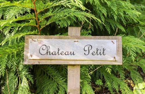 Caersws House | Chateau Petit