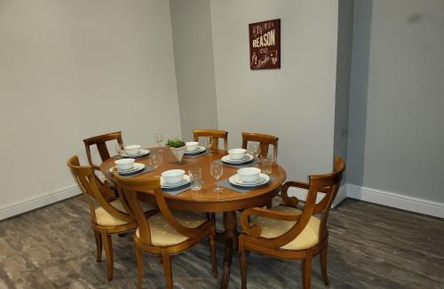Cheadle House | Cheadle village