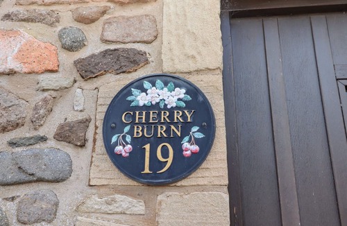 Akeld Cottage | CHERRYBURN COTTAGE, family friendly, with pool in Wooler