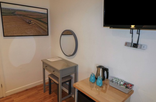 Cowbridge Cottage | Chestnut