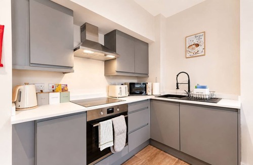 Barnard Castle Apartment | Chic 2BR Escape | Historic Horsemarket | Sleeps 4
