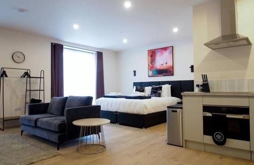 Edinburgh Apartment | Chic and Classy Studio on Easter Road - Flat 1, Elgin House Apartments