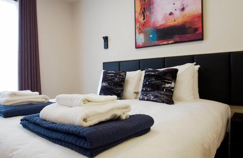 Edinburgh Apartment | Chic and Classy Studio on Easter Road - Flat 1, Elgin House Apartments