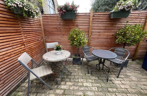 Cambridge City Centre Apartment | Chic `Duchess Suite` in Heart of Cambridge
