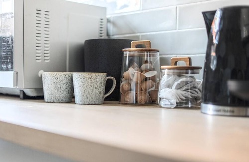 Guildford Apartment | Chic Flat Hideaway with Private Courtyard - Pass the Keys