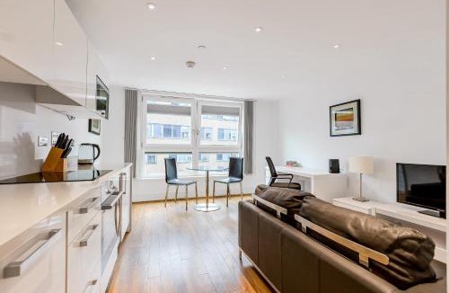 Highbury West Apartment | Chic Islington studio, 5 mins to tube