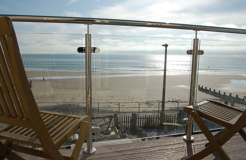 Tywyn House | Chwerthin Y Mor Beach House