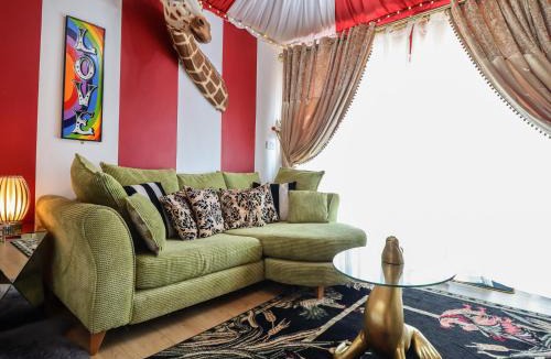 Treffynnon House | Circus Circus