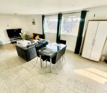 Mill Road Apartment | City Centre Cozy Studio flat Second Floor