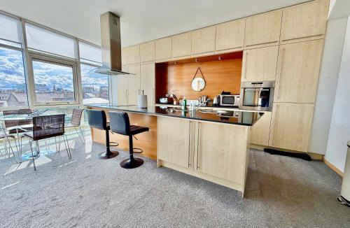 City Centre Glasgow Apartment | City Centre Glasgow 2BR - 2 Bathrooms - Parking