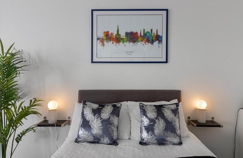Exeter Apartment | City Centre Studio Apartments - Stoop Apartment - Short Stays UK Ltd