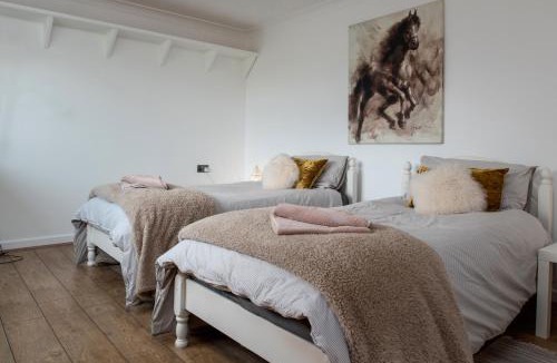 Llangefni House | Clai Cerrig