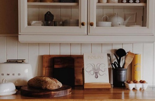 Haworth Apartment | Clock View - Haworth