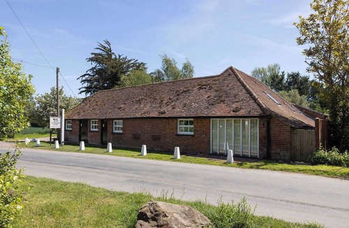 Sidlesham Apartment | Clover - Twin Ensuite Room in Sidlesham
