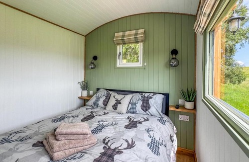Marybank House | Cnocvann Croft Shepherd Huts