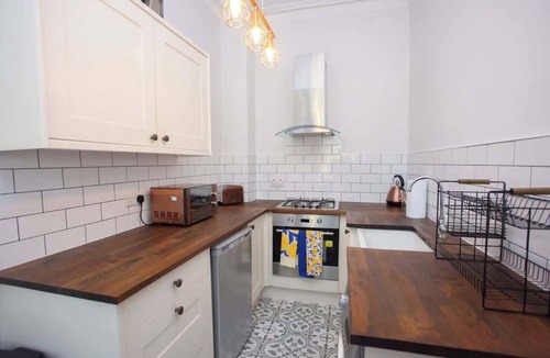 Alexandria Apartment | Cosy 1 Bed Apartment Near Loch Lomond