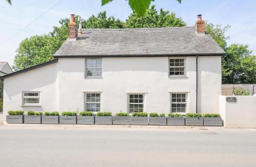 Wadebridge House | Cob Cottage