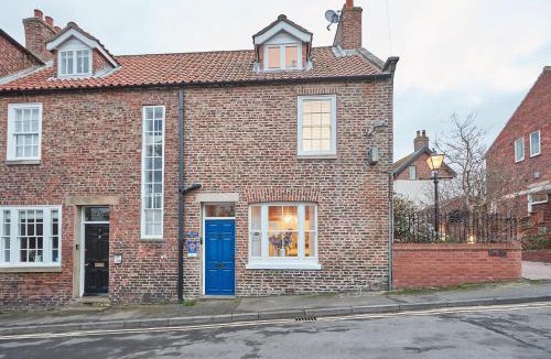West Cliff House | Cobble Cottage