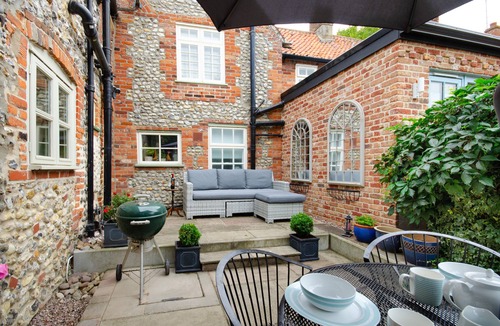 Castle Acre House | Cockleshells - Three Bedroom House, Sleeps 6