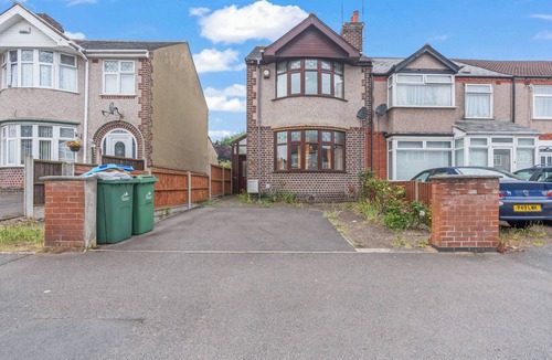 Coventry House | Comfortable 2-Bedroom Home in Coventry – Ideal for Short Stays