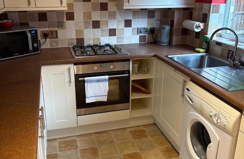 Hanham House | Comfortable 2Bed Home outside Bristol ULEZ, with Parking