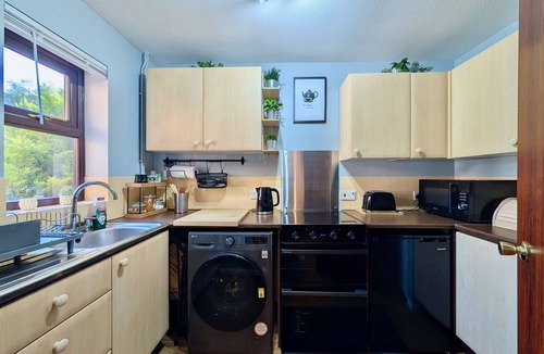 Bracknell House | Comfortable 2bed house in Bracknell
