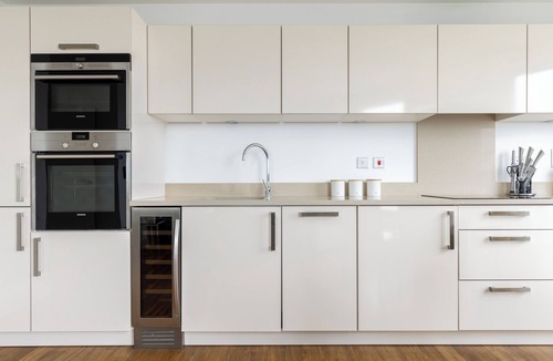 Highbury West Apartment | Comfortable 2BR Flat Beside Arsenal Stadium for 4