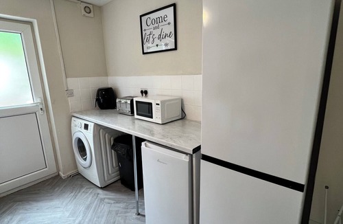 Mansfield House | Comfortable 3BR Home | Near Mansfield Centre & Sherwood Forest