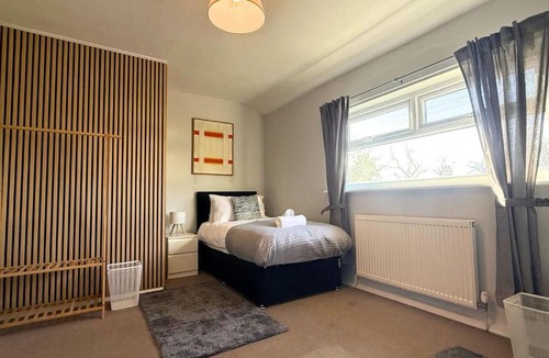 Runcorn House | Comfortable 3BR Home in Weston Point Runcorn