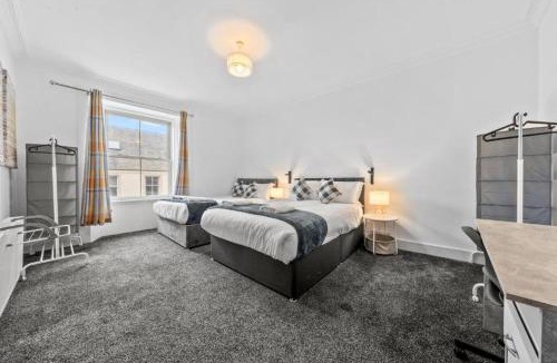 Hawick House | Comfortable 4-Bed Apartment in Hawick with Fast WiFi
