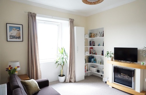 West End Apartment | Comfortable Central West End Suite