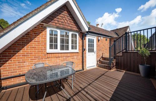 Castle Cary House | Comfortable Cottage with Decking in Castle Cary