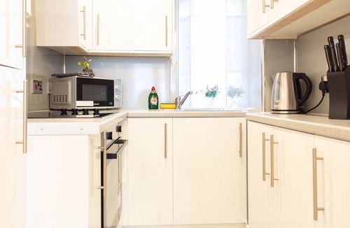 Dumbarton Apartment | Comfortable Dumbarton Stay 1BR | 2 Beds