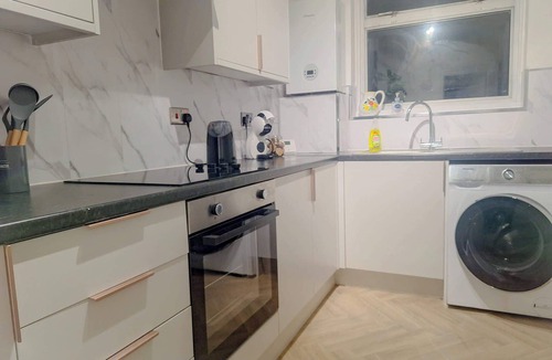 Goole Apartment | Comfortable Home in Goole - Free Parking and Wifi