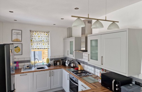 Penarth House | Comfortable house in centre of Penarth - double driveway and garden.