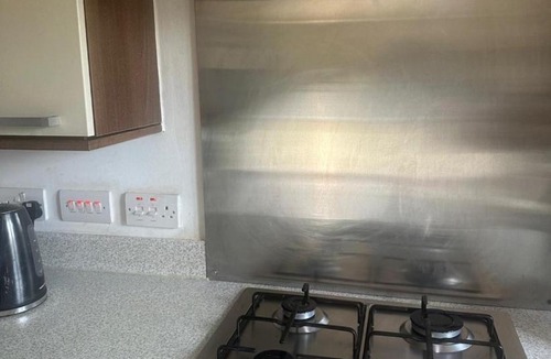 Beddington South House | Comfortable London Room Modern Well Equipped