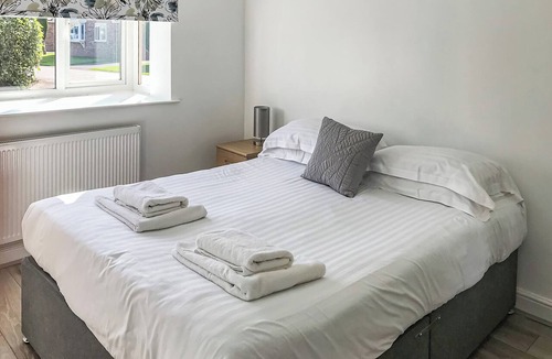 Bridlington Cottage | Comfortable modern cottage with one double and one with adult size bunks.