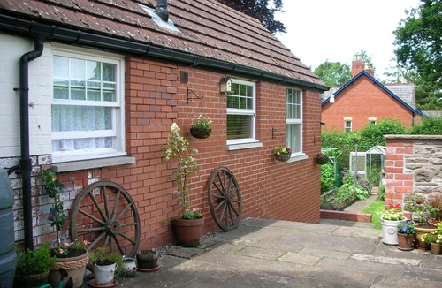 Hay on Wye Apartment | Comfortable, pet friendly accommodation a short walk from Hay-on-Wye.