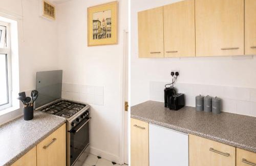 Wolverhampton House | Comfortable Room with TV and Fast Wi-Fi