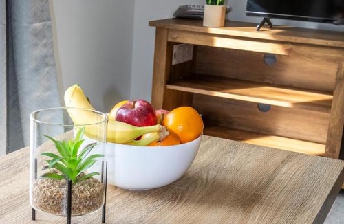 Blacon Apartment | Comfortable Short Stay and Long Stay Home in Chester - Parking & WiFi available