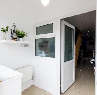 Shirley House | Comfortable stay in Shirley, Solihull - Room-2