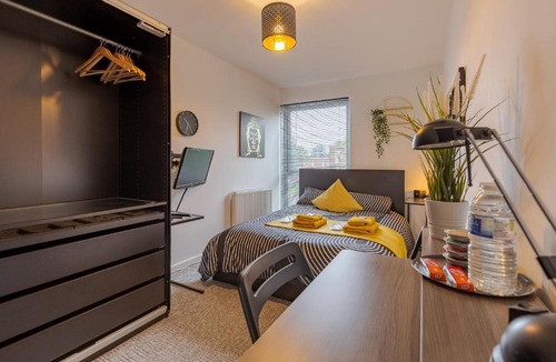 Smethwick House | Comfy & Chique Stay - Perfect For Visiting Birminghams Sites, Events & City Centre