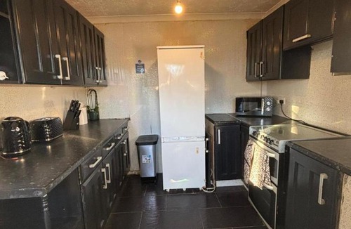 Crawley House | Comfy room 4 Gatwick